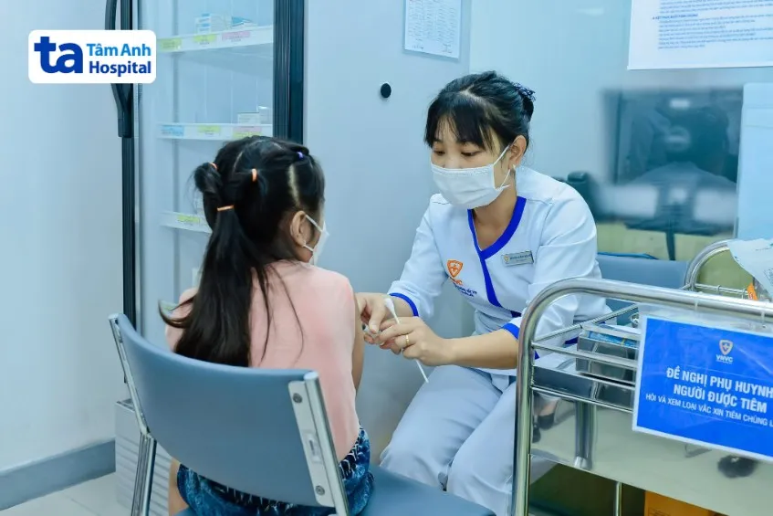 tiêm hpv cho bé gái từ 9 tuổi