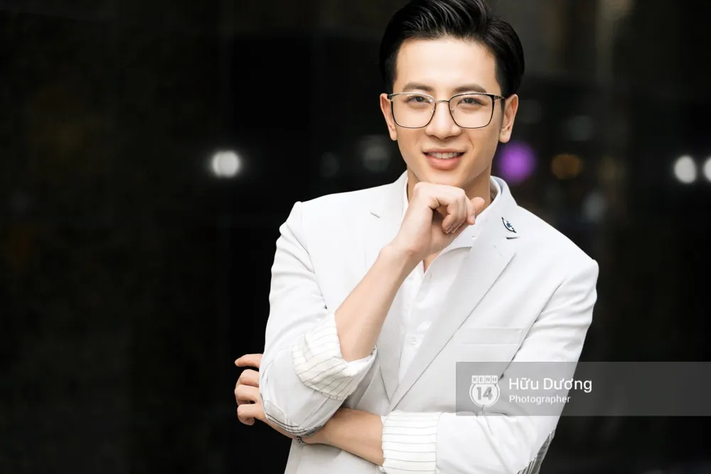 Nụ cười tỏa nắng của Phí Ngọc Hưng