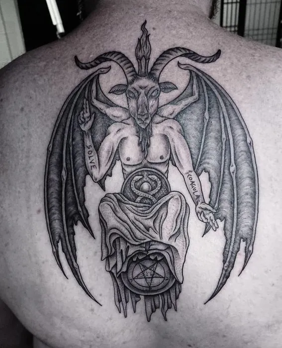 Sự quyến rũ của hình xăm quỷ Satan có cánh cực chất