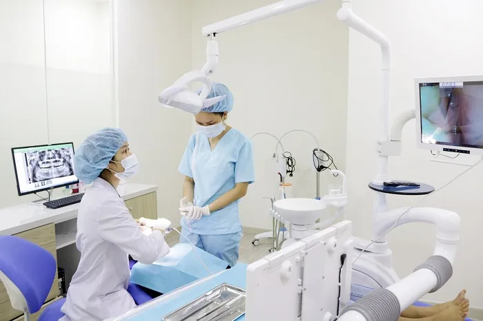 Nhổ răng R18 an toàn tại Nha Khoa Kim