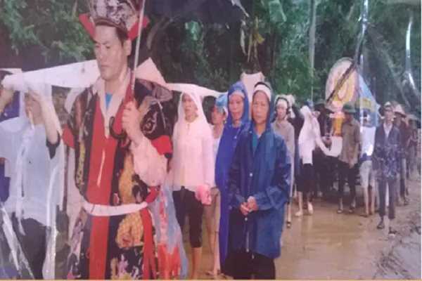 Hình ảnh bàn thờ Ma Gà