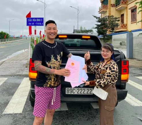 Huấn Hoa Hồng và các hoạt động kinh doanh