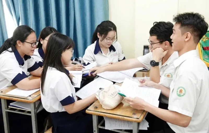 K8 là bao nhiêu tuổi (hình 1)