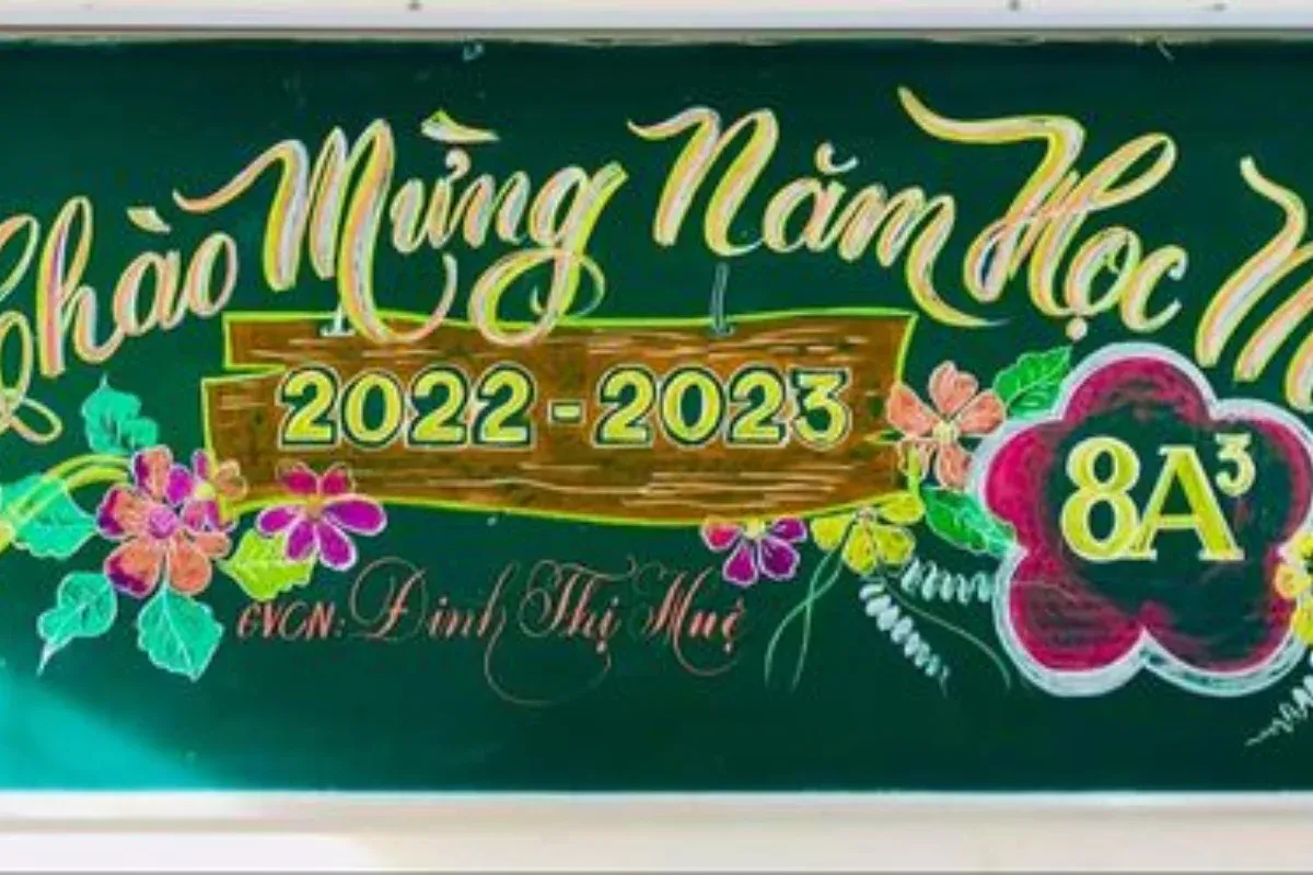 Trang trí bàn học ngày khai giảng