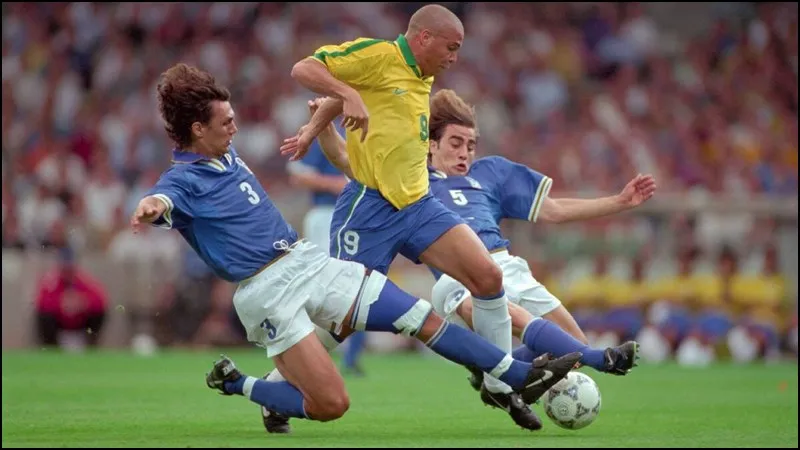 Ronaldo de Lima là một CF huyền thoại trong lịch sử bóng đá
