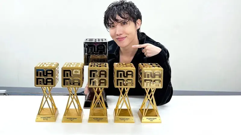 BTS nhận giải Daesang tại MAMA