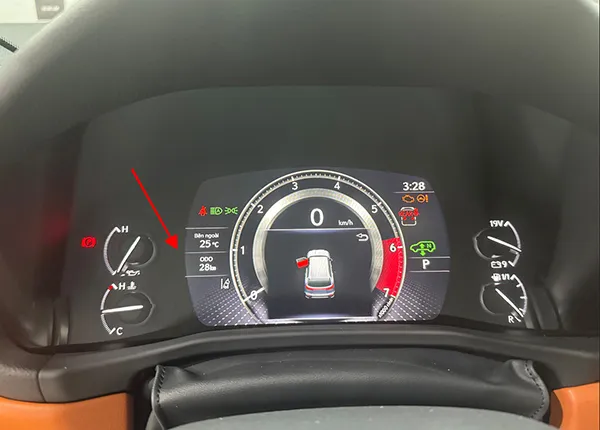 Đồng hồ ODO trên xe Lexus hiển thị số km đã đi