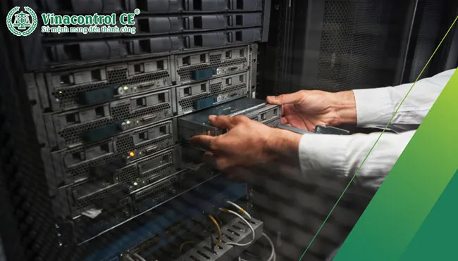 IPC máy tính công nghiệp với khả năng hoạt động bền bỉ trong môi trường khắc nghiệt