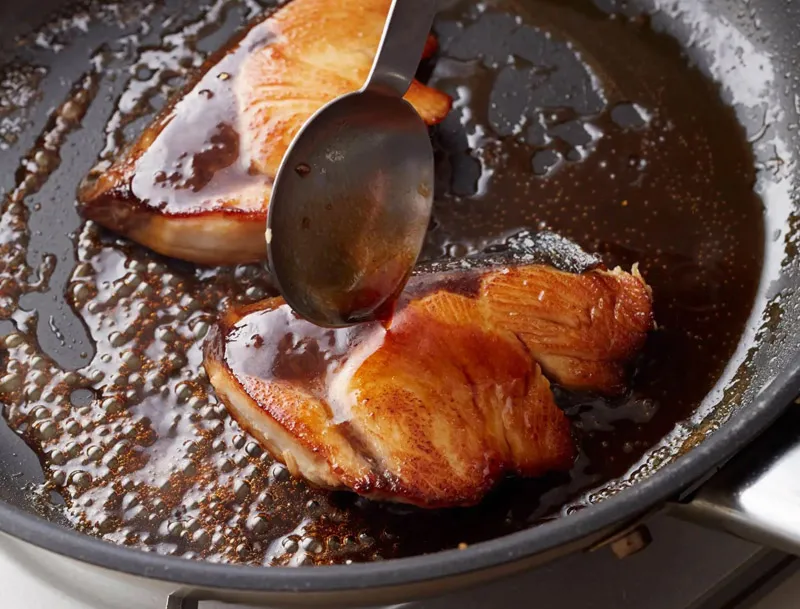 Cá tuyết nướng với xốt teriyaki Nhật Bản