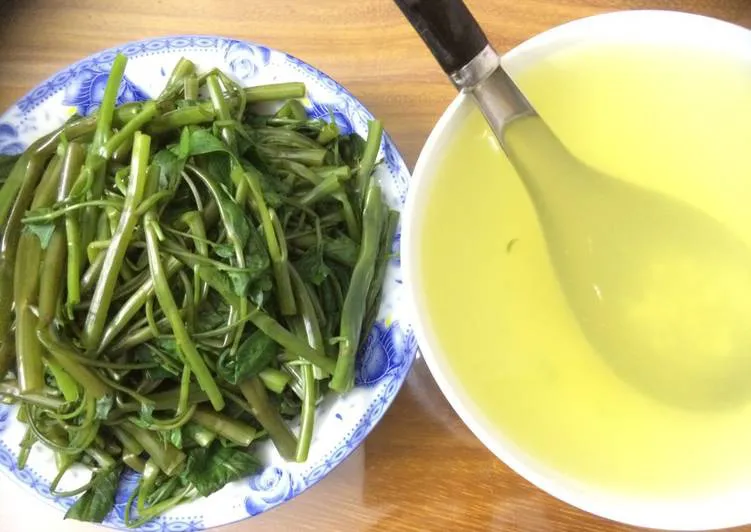 Các món ăn chế biến từ rau muống: rau muống luộc, gỏi rau muống, canh rau muống và rau muống xào tỏi.