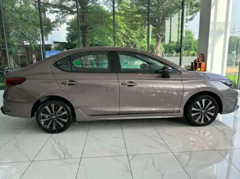 Honda City RS màu Titan