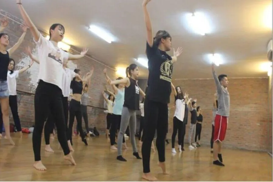 shuffle dance là gì