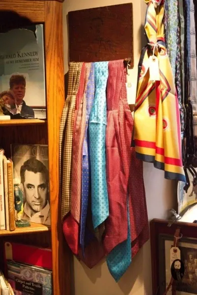 tim-hieu-ve-cravat-nam-co-gi-khac-ascot-thomas-nguyen-caravat